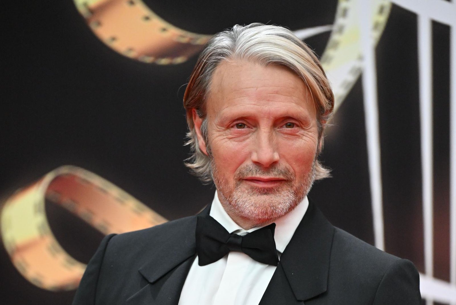 mads mikkelsen net worth
