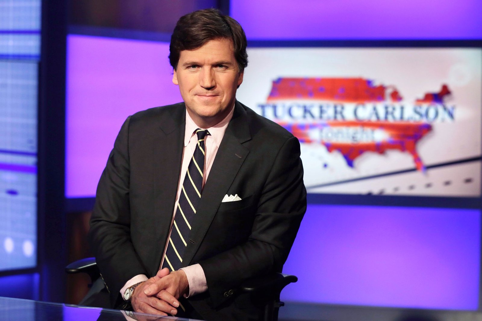 tucker carlson salary